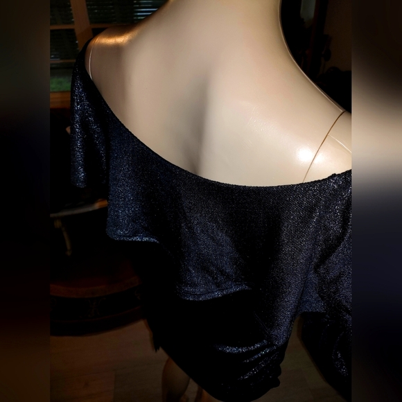 Beautiful Off the shoulder sweater so soft - Picture 2 of 6